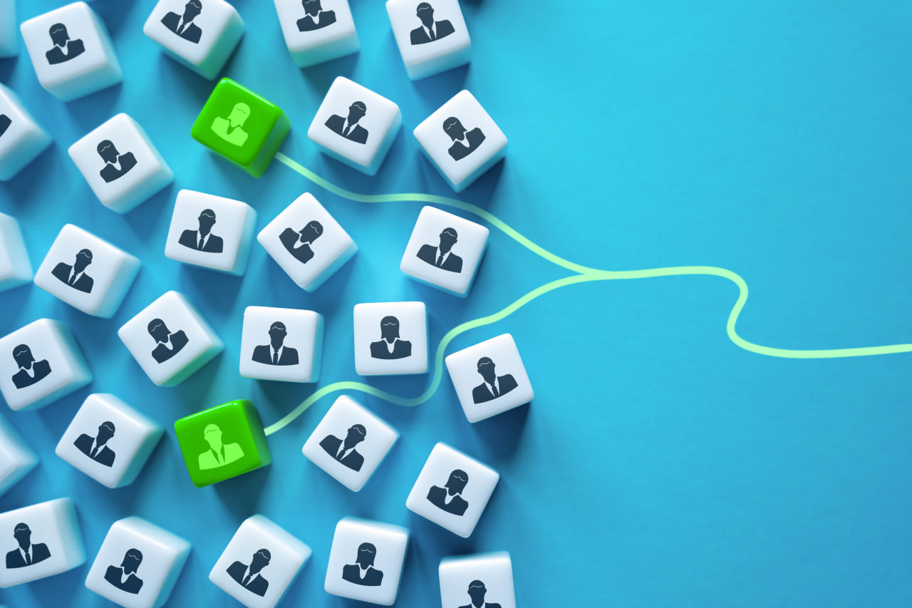 How to Convert Cold Leads into Loyal Customers in B2B Marketing with Email Marketing